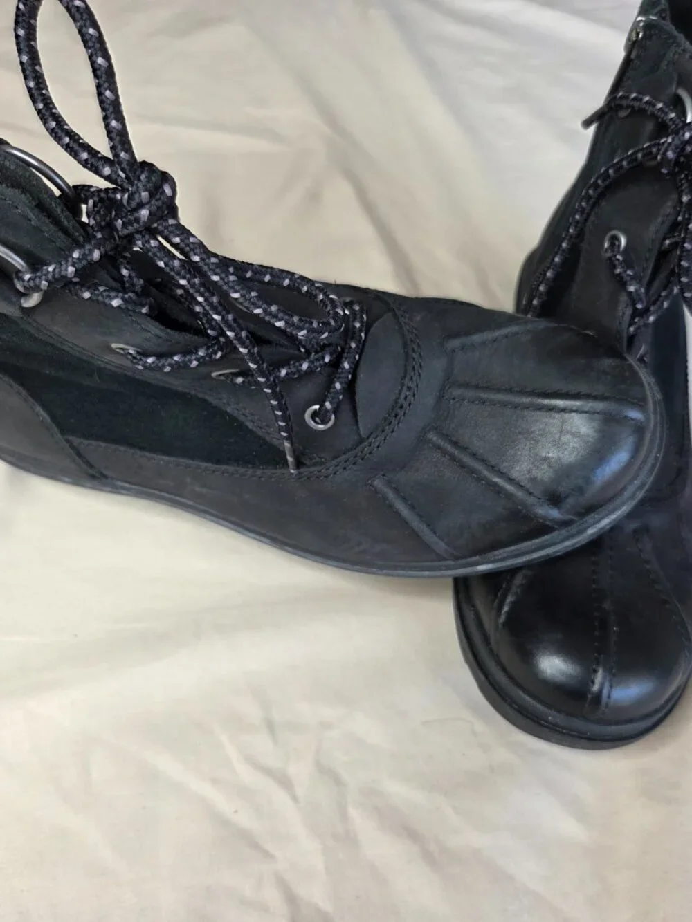 UGG - Women's Hapsburg Duck Rain and All Weather Boots - Size 8.5